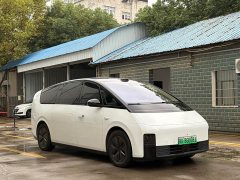Li Auto MEGA Home Family Edition - ფოტო 3