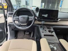 Toyota Grevias 2.5L Hybrid Premium Plus Edition - ფოტო 5