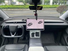 Tesla Model Y Rear-Wheel Drive - ფოტო 3
