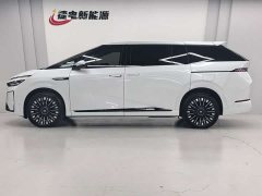 XPeng X9 Extended Range 1602 Ultra - ფოტო 14