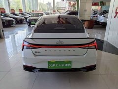 Hyundai Elantra 1.5L CVT Luxury - ფოტო 12