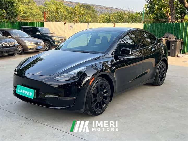 Tesla Model Y Standard Range RWD