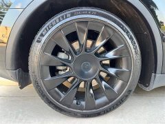 Tesla Model Y Standard Range RWD - ფოტო 8