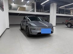 Tesla Model Y Rear-Wheel Drive - ფოტო 3