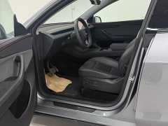 Tesla Model Y Rear-Wheel Drive - ფოტო 5