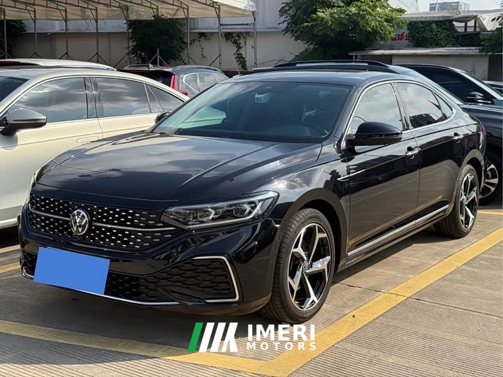 Volkswagen Passat 330TSI Luxury - ავტომობილი ჩინეთიდან