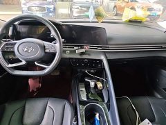 Hyundai Elantra 1.5L CVT Luxury - ფოტო 10
