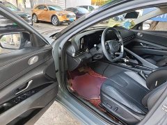 Hyundai Elantra 1.5L CVT Luxury - ფოტო 17
