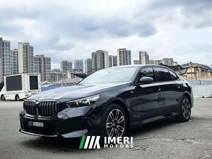 BMW 5 Series 525Li M Sport Package - ავტომობილი ჩინეთიდან