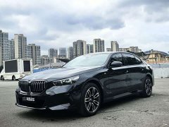 BMW 5 Series 525Li M Sport Package - ფოტო 1