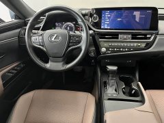 Lexus ES 300h Excellence Edition - ფოტო 16