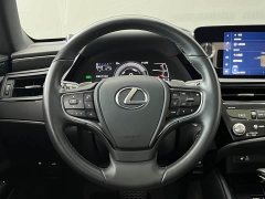 Lexus ES 300h Excellence Edition - ფოტო 18