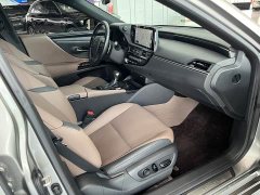 Lexus ES 300h Excellence Edition - ფოტო 8