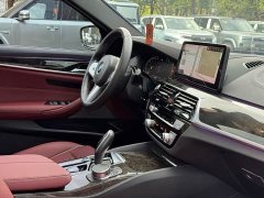 BMW 5 Series 525Li M Sport Package - ფოტო 16