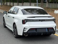 Lynk & Co 03 1.5T DCT Pro - ფოტო 6