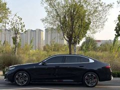 BMW 5 Series 525Li M Sport Package - ფოტო 4