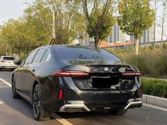 BMW 5 Series 525Li M Sport Package - ფოტო 5