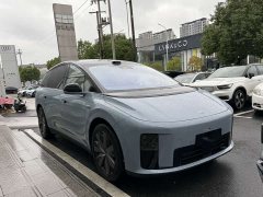 Li Auto i8 Standard Edition - ფოტო 3