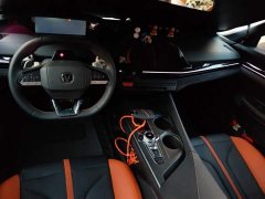 Changan UNI-V 1.5T 500Bar Luxury Sport Edition - ფოტო 12
