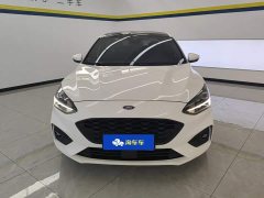 Ford Focus Sedan EcoBoost 180 Automatic ST Line - ფოტო 2