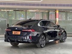 BMW 5 Series Facelift 530Li Premier M Sport Package - ფოტო 17