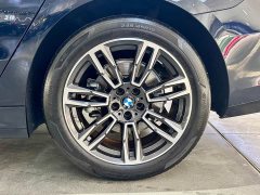 BMW 5 Series Facelift 530Li Premier M Sport Package - ფოტო 18