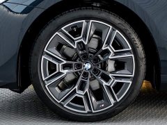 BMW 5 Series 530Li Luxury M Sport Package - ფოტო 10