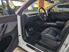 Tesla Model Y Rear-Wheel Drive - ფოტო 4