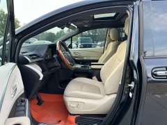 Toyota Sienna 2.5L Hybrid Luxury - ფოტო 10
