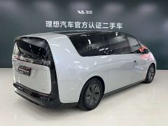 Li Auto Li Xiang MEGA Ultra - ფოტო 19