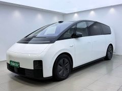 Li Auto MEGA Ultra Smart Refresh Edition - ფოტო 1