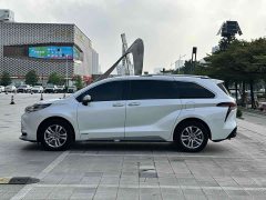 Toyota Sienna 2.5L Hybrid Platinum Edition - ფოტო 9