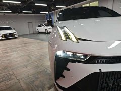 Lynk & Co 03 1.5T DCT Pro - ფოტო 15
