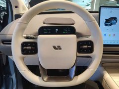 Li Auto i8 Standard Edition - ფოტო 9