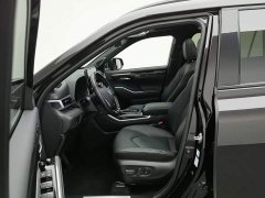 Toyota Crown Venza 2.5L HEV AWD Premier - ფოტო 10