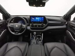 Toyota Crown Venza 2.5L HEV AWD Premier - ფოტო 5