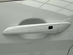 Hyundai Elantra 1.5L CVT Luxury - ფოტო 13