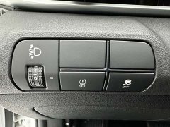 Hyundai Elantra 1.5L CVT Luxury - ფოტო 16