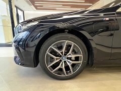 BMW i5 eDrive 35L M Sport Package - ფოტო 4