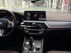 BMW 5 Series Facelift 525Li M Sport Package - ფოტო 6