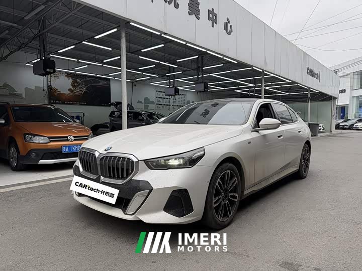 BMW 5 Series 525Li M Sport Package - ავტომობილი ჩინეთიდან