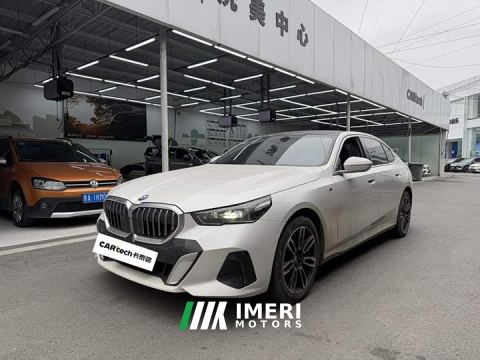 2025 BMW 5 Series 525Li M Sport Package