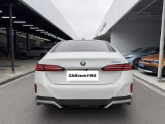 BMW 5 Series 525Li M Sport Package - ფოტო 12