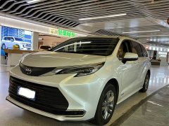 Toyota Sienna 2.5L Hybrid Comfort Edition - ფოტო 1