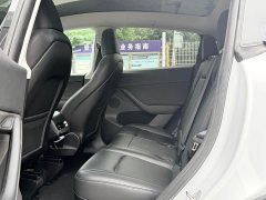 Tesla Model Y Rear-Wheel Drive - ფოტო 7