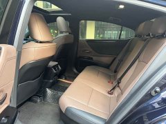 Lexus ES 300h Premium Edition - ფოტო 5