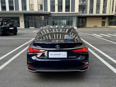 Lexus ES 300h Premium Edition - ფოტო 9