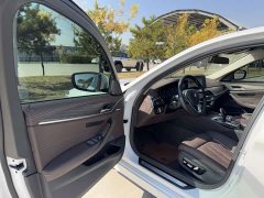 BMW 5 Series 530Li Luxury Edition Premium Package - ფოტო 4