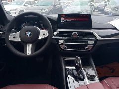 BMW 5 Series 525Li M Sport Package - ფოტო 6