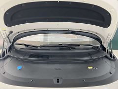 Li Auto i8 Standard Edition - ფოტო 16